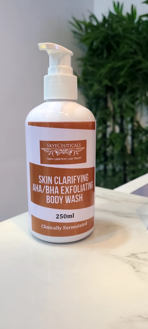 Skyeceuticals Skin Clarifying AHA/BHA Exfoliating Body Wash - 250ML